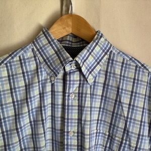 Bundle of Two Men's Hilfiger Button Down Shirts Large